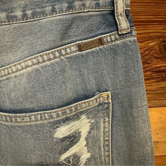 KanCan Jinx Ultra High Rise 90's Boyfriend Distressed Jeans Light Wash Size 9/28 - Picture 14 of 16